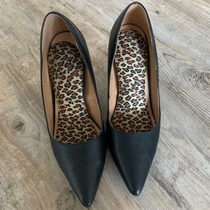 Black point toe heels